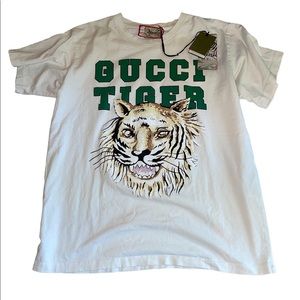 Gucci tiger mens M white shirt NWT (fits like a large however)